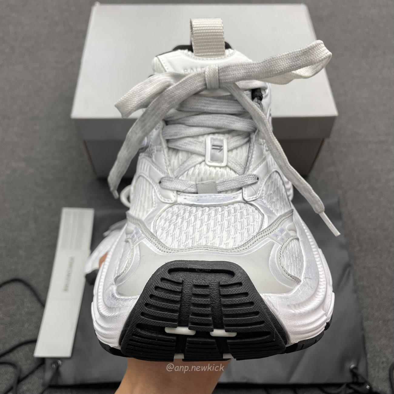 Balenciaga Fall 2024 10xl White 784344 W2mv2 9110 (10) - www.newkick.vip